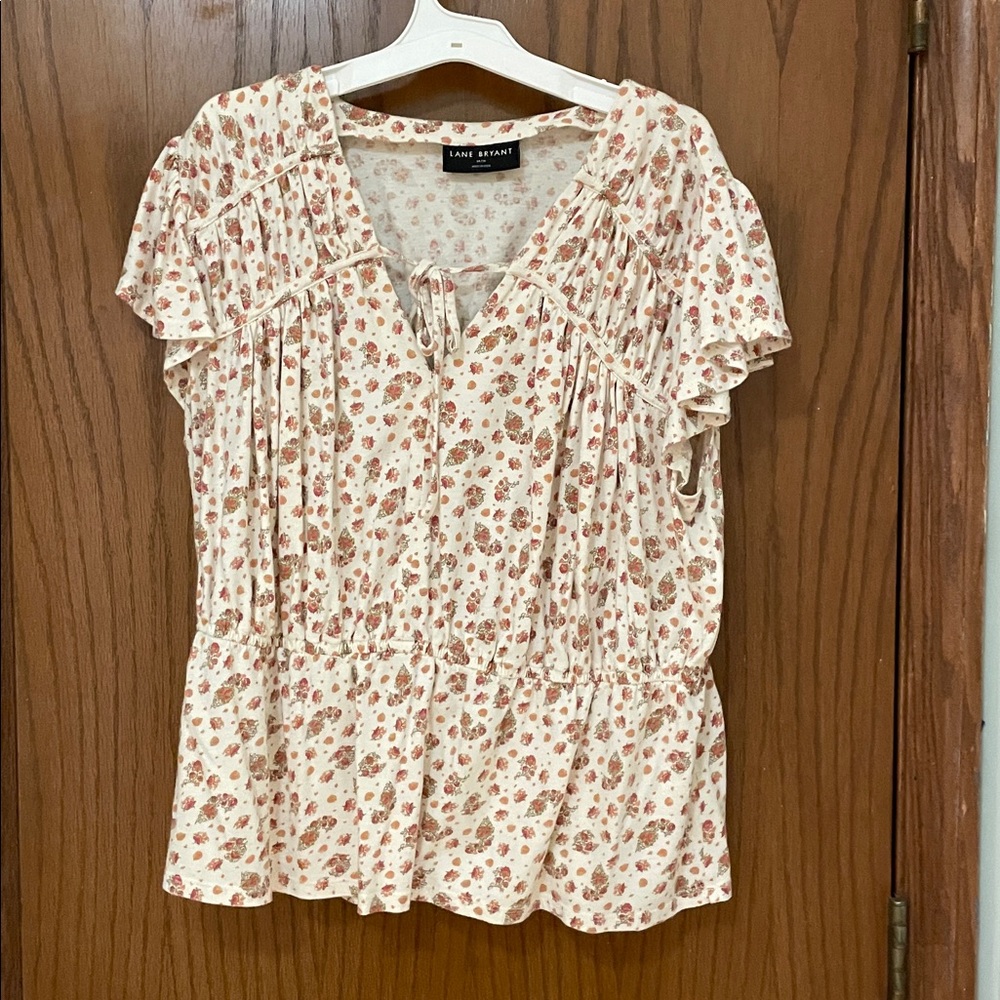 LANE BRYANT UEC size 14/16 Cream Boho Flutter Sleeve V Neck Top Floral Stretch - Picture 3 of 12